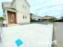 ～駐車場は２台分ご用意～
・駐車場は２台分ございますので、車通勤の方や複数台お持ちの方にもお勧めのお住まいです。
・カーポートなどのオプションもお気軽にご相談くださいませ。(B号棟)
