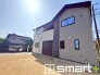 ～広々したお庭のある邸宅～
・余裕の敷地には広いお庭もご用意。
・ガーデニングや安らぎの空間として、倉庫を置いたりと様々な活用が可能です。
・人工芝の敷設などもお気軽にご相談くださいませ。
