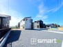 2号棟 ～ゆとりあるカースペース～
・セカンドカーや来客時にも困らないカースペース３台分。物置や駐輪スペースなどにも利用できますね。
・カーポートなどのオプションもお気軽にご相談くださいませ。 2026/08/27m