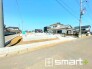 ～閑静な住宅街の立地～
・周辺は閑静な住宅街となっておりますので、静かな暮らしをご実現いただけます。
・前面道路の交通量も多くないので、小さなお子様がいるご家庭でもご安心ですね。
