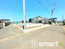 ～開放感ある角地のお住まい～
・２方向が空く事で開放感のある角地に位置しております。
・窮屈な感じが無く、ゆったりと暮らせるこの魅力をぜひ現地でご体感くださいませ。
