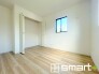 ～２面採光の明るいお部屋～
・洋室は２面採光とする事で穏やかな陽の入る明るい空間となっております。
・くつろぎのプライベート時間を明るい空間で穏やかにお過ごしいただけます。
