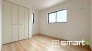 ～２面採光の明るいお部屋～
・洋室は２面採光とする事で穏やかな陽の入る明るい空間となっております。
・くつろぎのプライベート時間を明るい空間で穏やかにお過ごしいただけます。