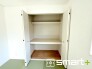 ～使い勝手の良い「和洋室」～
・畳敷きに建具は洋風、というハイブリッド型の「和洋室」。和室と洋室の良い所を組み合わせたお部屋です。
・やはり畳の香りは心が落ち着きますね。
