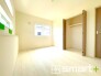 ～２面採光の明るいお部屋～
・洋室は２面採光とする事で穏やかな陽の入る明るい空間となっております。
・くつろぎのプライベート時間を明るい空間で穏やかにお過ごしいただけます。
