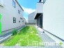 ～お庭もある余裕の敷地～
・広々した敷地にはお庭もご用意。お庭があるだけで余裕を感じますね。
・防草シートや人工芝の敷設などのオプションもお気軽にご相談くださいませ。
