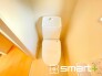 ～やはり便利なタンク式トイレ～
・最近はタンクレストイレもございますが、タンク式の場合は停電時もお水を流すことが可能。
・故障時なども比較的費用が安くなるなど、メリットが多くなります。
