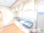～リビングを有効活用～
・キッチンは対面式ではなく壁側にございますので、お部屋の中の空間を有効活用できます。
・現地ではぜひ家具の配置などもイメージしながらご見学くださいませ。

