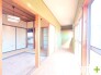 ～収納豊富な和室～
・各居室に備え付けの収納をご用意。タンスなどを置く場合と比べ出っ張らないので部屋の中を有効のご活用いただけます。
・収納の広さなどぜひ現地でご確認くださいませ。
