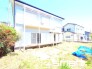 ～閑静な住宅街の立地～
・周辺は閑静な住宅街となっておりますので、静かな暮らしをご実現いただけます。
・前面道路の交通量も多くないので、小さなお子様がいるご家庭でもご安心ですね。
