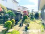 ～広々したお庭のある邸宅～
・余裕の敷地には広いお庭もご用意。
・ガーデニングや安らぎの空間として、倉庫を置いたりと様々な活用が可能です。
・人工芝の敷設などもお気軽にご相談くださいませ。

