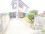 ～閑静な住宅街の立地～
・周辺は閑静な住宅街となっておりますので、静かな暮らしをご実現いただけます。
・前面道路の交通量も多くないので、小さなお子様がいるご家庭でもご安心ですね。
