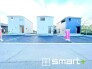 ～閑静な住宅街の立地～
・周辺は閑静な住宅街となっておりますので、静かな暮らしをご実現いただけます。
・前面道路の交通量も多くないので、小さなお子様がいるご家庭でもご安心ですね。
