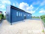 ～広々したお庭のある邸宅～
・余裕の敷地には広いお庭もご用意。
・ガーデニングや安らぎの空間として、倉庫を置いたりと様々な活用が可能です。
・人工芝の敷設などもお気軽にご相談くださいませ。
