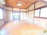 ～自然な風合いの洋室～
・ナチュラルな色彩で纏められた洋室は家具のコーディネートもしやすくなっております。
・どんな家具にするか考えるだけでも楽しくなってきますね。

