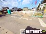 ～開放感ある角地のお住まい～
・２方向が空く事で開放感のある角地に位置しております。
・窮屈な感じが無く、ゆったりと暮らせるこの魅力をぜひ現地でご体感くださいませ。
