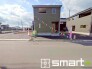 ～閑静な住宅街の立地～
・周辺は閑静な住宅街となっておりますので、静かな暮らしをご実現いただけます。
・前面道路の交通量も多くないので、小さなお子様がいるご家庭でもご安心ですね。
