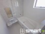 ～浴室乾燥機付きの浴室～
・浴室には乾燥機が付いているので雨の日でも洗濯物を干すことが可能です。
・水はけの良い床材など機能面も充実。マイクロバルなどオプションもご相談くださいませ。
