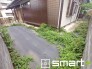 ～お庭もある余裕の敷地～
・広々した敷地にはお庭もご用意。お庭があるだけで余裕を感じますね。
・防草シートや人工芝の敷設などのオプションもお気軽にご相談くださいませ。
