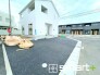～駐車場は２台分ご用意～
・駐車場は２台分ございますので、車通勤の方や複数台お持ちの方にもお勧めのお住まいです。
・カーポートなどのオプションもお気軽にご相談くださいませ。(1号棟)
