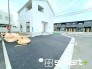 1号棟 ～ゆとりあるカースペース～
・セカンドカーや来客時にも困らないカースペース２台分は並列駐車可能でお車の出し入れもラクラク。
・カーポートなどのオプションもお気軽にご相談くださいませ。