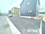 ～ゆとりあるカースペース～
・セカンドカーや来客時にも困らないカースペース２台分は並列駐車可能でお車の出し入れもラクラク。
・カーポートなどのオプションもお気軽にご相談くださいませ。