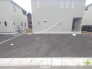 ～ゆとりあるカースペース～
・セカンドカーや来客時にも困らないカースペース２台分は並列駐車可能でお車の出し入れもラクラク。
・カーポートなどのオプションもお気軽にご相談くださいませ。
(３号棟)