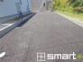 ～ゆとりあるカースペース～
・セカンドカーや来客時にも困らないカースペース２台分は並列駐車可能でお車の出し入れもラクラク。
・カーポートなどのオプションもお気軽にご相談くださいませ。
(1号棟)