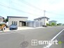 ～ゆとりある前面道路が魅力～
・車の出し入れもスムーズで、毎日の運転も快適です。
・前面道路が広く、来客時の駐車もスムーズに行えます。