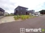 ～閑静な住宅街の立地～
・周辺は閑静な住宅街となっておりますので、静かな暮らしをご実現いただけます。
・前面道路の交通量も多くないので、小さなお子様がいるご家庭でもご安心ですね。
