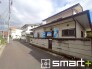 ～閑静な住宅街の立地～
・周辺は閑静な住宅街となっておりますので、静かな暮らしをご実現いただけます。
・前面道路の交通量も多くないので、小さなお子様がいるご家庭でもご安心ですね。
