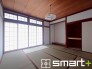 ～「和みの部屋」和室をご用意～
・ゴロンと寝転がったり、お子様のいるご家庭ではお子様を寝かしつけたり、などご活用いただける和室をご用意。
・やはり畳の香りは心が落ち着きますね。
