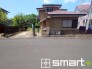 ～閑静な住宅街の立地～
・周辺は閑静な住宅街となっておりますので、静かな暮らしをご実現いただけます。
・前面道路の交通量も多くないので、小さなお子様がいるご家庭でもご安心ですね。
