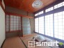 ～「和みの部屋」和室をご用意～
・ゴロンと寝転がったり、お子様のいるご家庭ではお子様を寝かしつけたり、などご活用いただける和室をご用意。
・やはり畳の香りは心が落ち着きますね。
