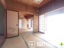～「和みの部屋」和室をご用意～
・ゴロンと寝転がったり、お子様のいるご家庭ではお子様を寝かしつけたり、などご活用いただける和室をご用意。
・やはり畳の香りは心が落ち着きますね。
