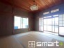 ～２面採光の明るいお部屋～
・和室は２面採光とする事で穏やかな陽の入る明るい空間となっております。
・くつろぎのプライベート時間を明るい空間で穏やかにお過ごしいただけます。
