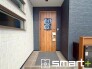 ～デザイン性に優れた玄関～
・モダンなデザインの玄関ドアを採用する事でお住まいの「顔」の印象が大きく変わります。
・毎日帰宅した際に嬉しくなる仕様です。
