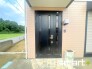 ～お住まいの顔「玄関」～
・毎日お出かけの際もご帰宅の際も通る玄関。
・ドアの交換や鍵の交換・追加などもお気軽にご相談くださいませ。
