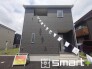 ～シックな色彩の外観を採用～
・外壁に濃い色を採用する事でモダンな印象のシックな外観となっております。
・高級感も出るので毎日家に帰るのが誇らしくなります。ぜひ現地でご確認くださいませ。