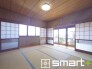～「和みの部屋」和室をご用意～
・ゴロンと寝転がったり、お子様のいるご家庭ではお子様を寝かしつけたり、などご活用いただける和室をご用意。
・やはり畳の香りは心が落ち着きますね。

