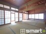 ～２面採光の明るいお部屋～
・和室は２面採光とする事で穏やかな陽の入る明るい空間となっております。
・くつろぎのプライベート時間を明るい空間で穏やかにお過ごしいただけます。
