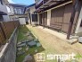 ～広々したお庭のある邸宅～
・余裕の敷地には広いお庭もご用意。
・ガーデニングや安らぎの空間として、倉庫を置いたりと様々な活用が可能です。
・人工芝の敷設などもお気軽にご相談くださいませ。
