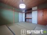 伝統的な和室の趣を感じさせながら豊富な収納を備えた落ち着きある空間です
