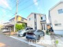 ～前面道路から出入りしやすいカースペース～
・2台分の駐車スペースを確保。
・お車での移動が中心のご家族にもおすすめです。