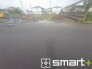 ～十分な広さのある前面道路～
・前面道路は約8ｍございますので、お車でのすれ違いも楽々で余計なストレスがかかりません。
・日々お車での移動が多い方には大切なポイントですね。(３号棟)
