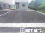 ～駐車場ももちろんございます～
・駐車場もありますので、お車をご利用される方にもお勧めのお住まいです。
・カーポートなどのオプションもお気軽にご相談くださいませ。
(１号棟)