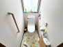 ～落ち着きのあるトイレ空間～
・コンパクトながらも圧迫感を感じにくい、落ち着いた空間です。
・日々の暮らしに欠かせない場所だからこそ、快適性にも配慮されています