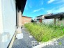～お庭もある余裕の敷地～
・広々した敷地にはお庭もご用意。お庭があるだけで余裕を感じますね。
・防草シートや人工芝の敷設などのオプションもお気軽にご相談くださいませ。
