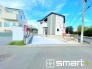 ～開放感ある角地のお住まい～
・２方向が空く事で開放感のある角地に位置しております。
・窮屈な感じが無く、ゆったりと暮らせるこの魅力をぜひ現地でご体感くださいませ。
