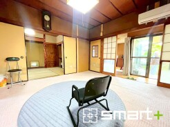 ~明るいお部屋~
・穏やかな陽の入る明るい空間となっております。
・くつろぎのプライベート時間を明るい空間で穏やかにお過ごしいただけます。